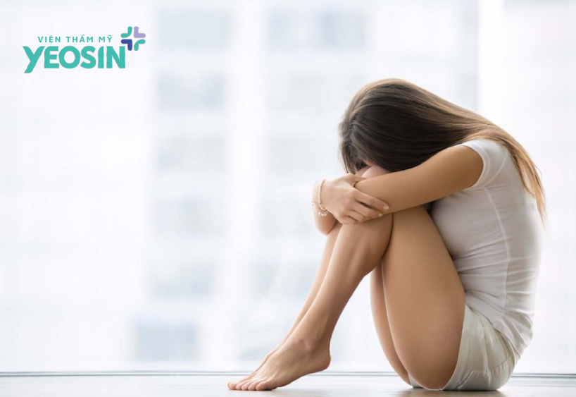 Môi lớn bị lão hóa do thay đổi nội tiết tố